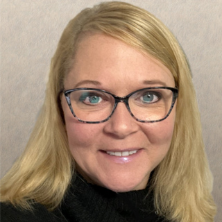 Beth Kelly Headshot